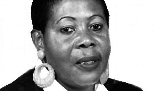 Carene Edwards (Mama)