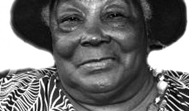 Ruth Mascoe (Mama)